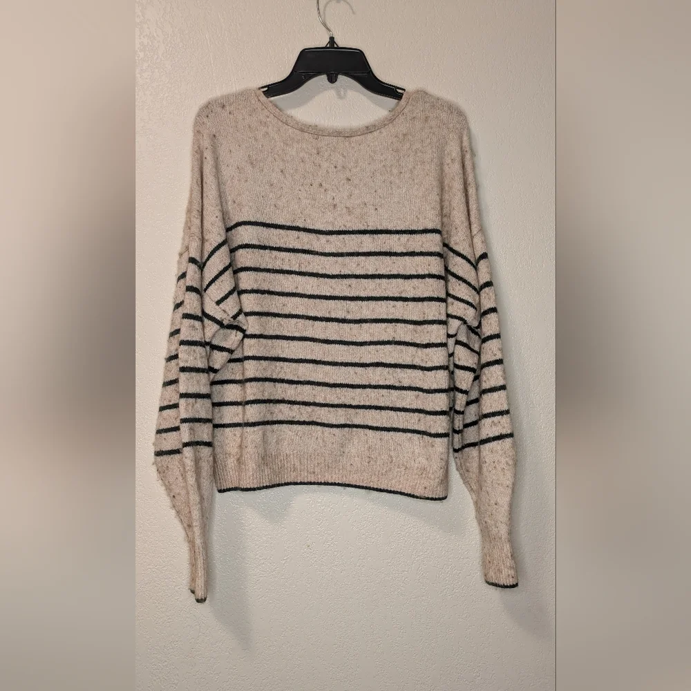 Madewell Wedged V-Neck Sweater - Picture 6 of 9